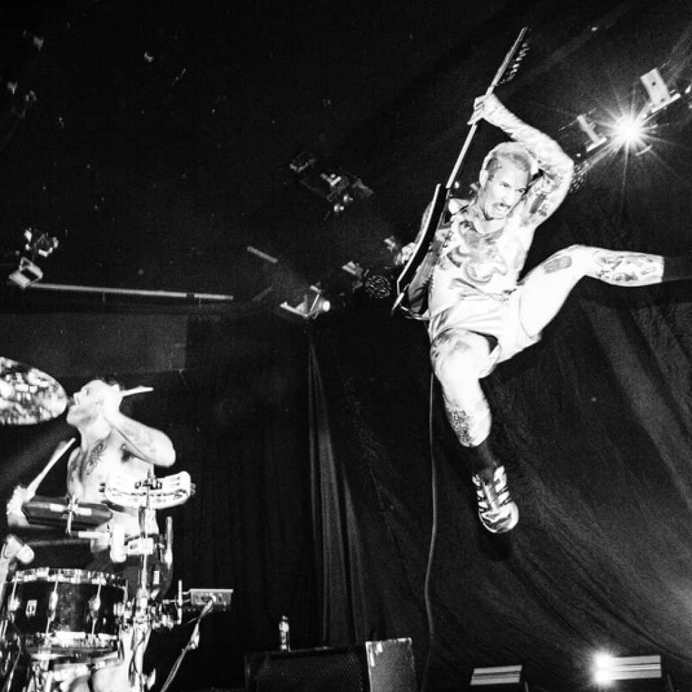 Slaves Slaves events