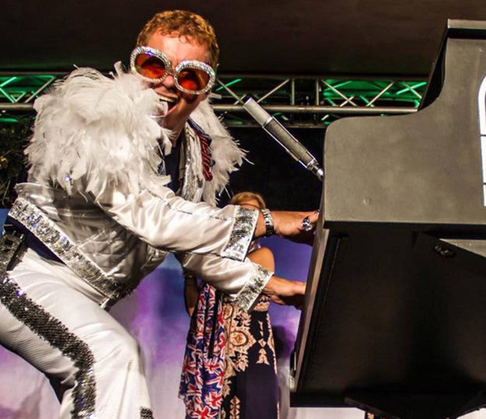 Kenny Metcalf As Elton events