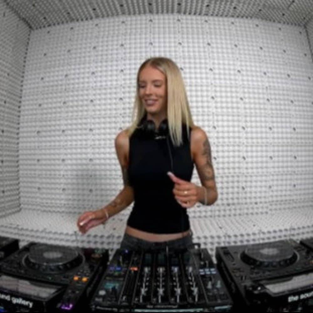 Lola Voss events