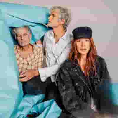 Blonde Redhead blurred poster image