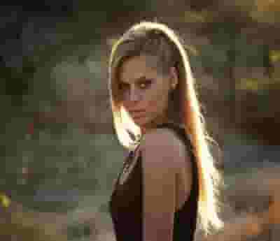 Nora En Pure blurred poster image