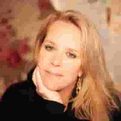 Mary Chapin Carpenter blurred poster image