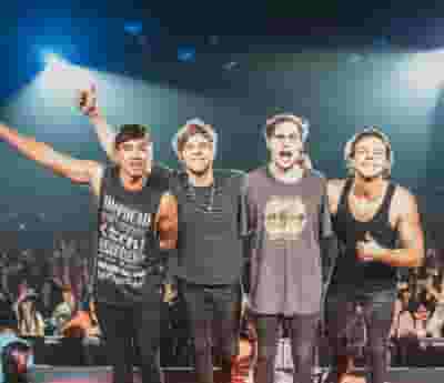 5 Seconds of Summer blurred poster image