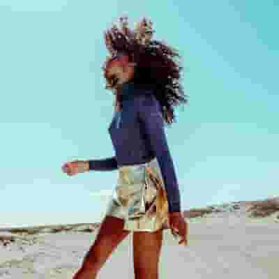 Corinne Bailey Rae blurred poster image