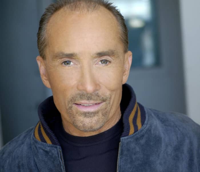 Lee Greenwood's Stirring Performance Highlights Charlie Kirk Memorial Service