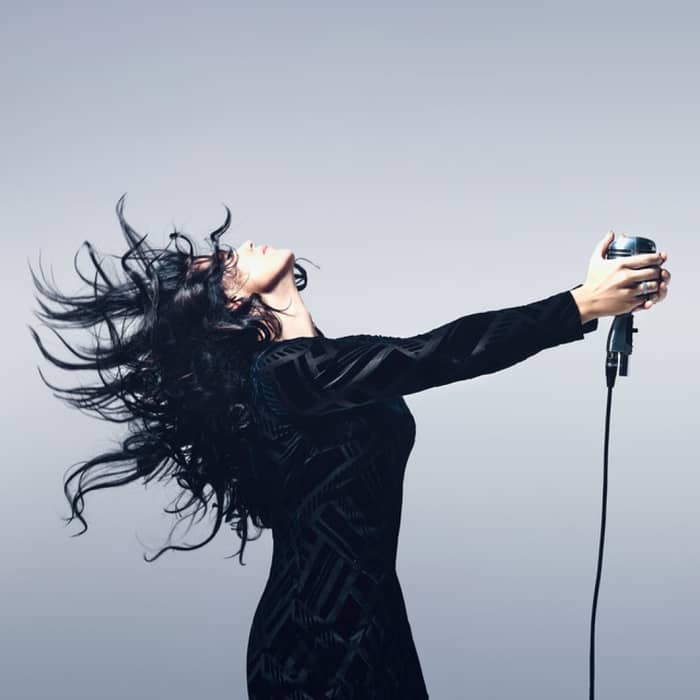 Vanessa Amorosi cover image