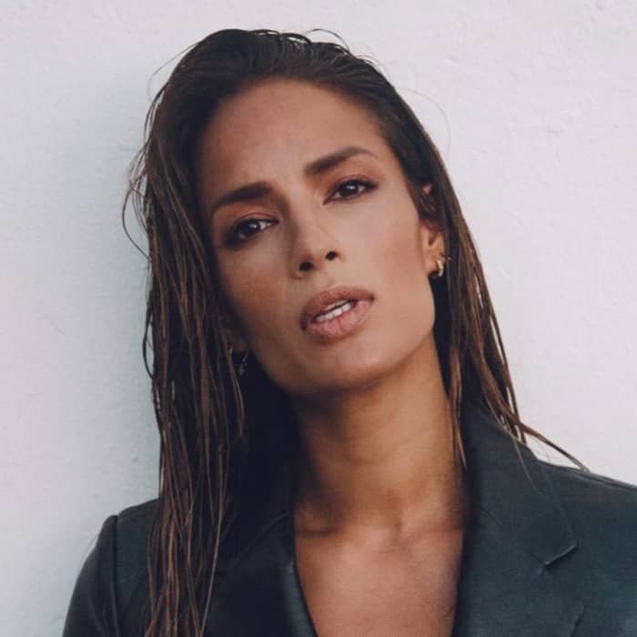 Chelina Manuhutu cover image