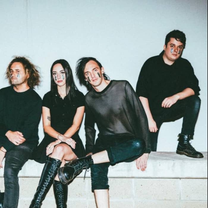 Destrends cover image