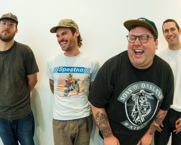 Mom Jeans. tickets