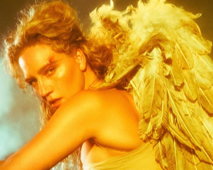 Kat Cunning with Party Nails tickets