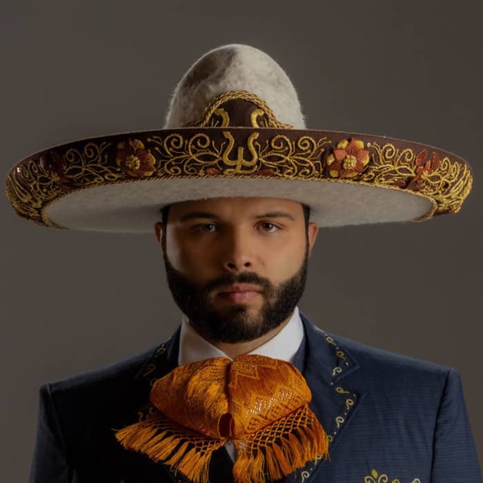 Leonardo Aguilar cover image