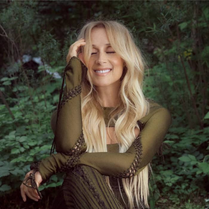 Lara Fabian cover image