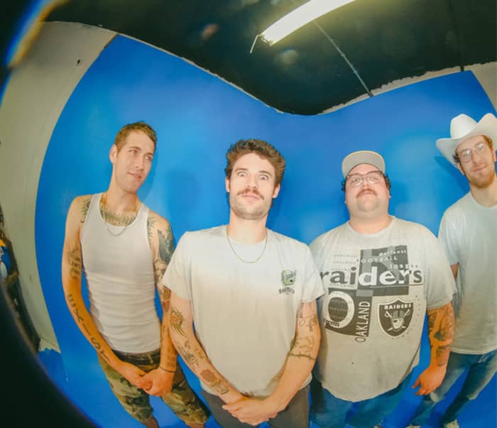 Mom Jeans. tickets