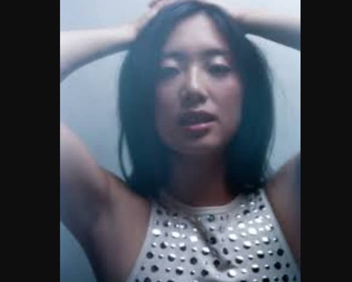 Sarah Kinsley tickets