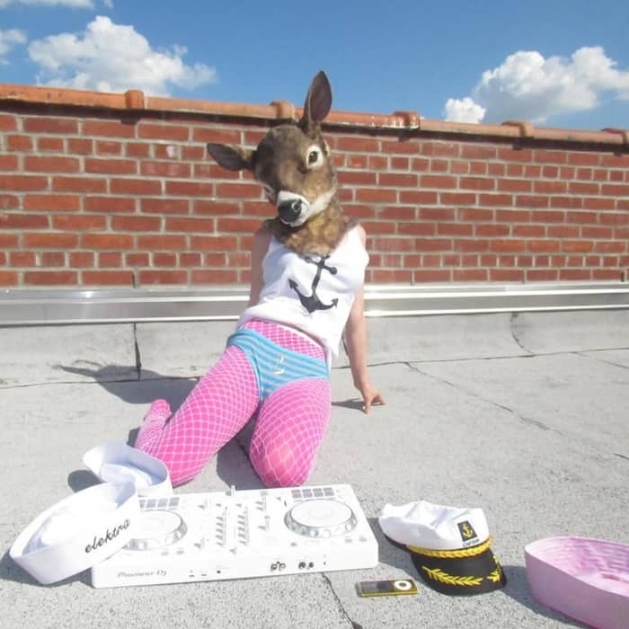 Doecaine cover image