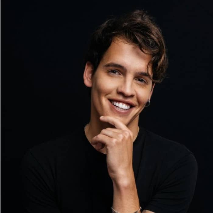 André De Freitas cover image