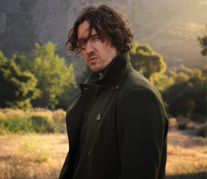 Dean Lewis Addresses Allegations of Inappropriate Behavior with Fans