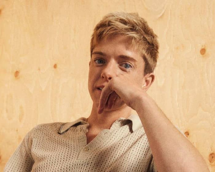 Mae Martin tickets