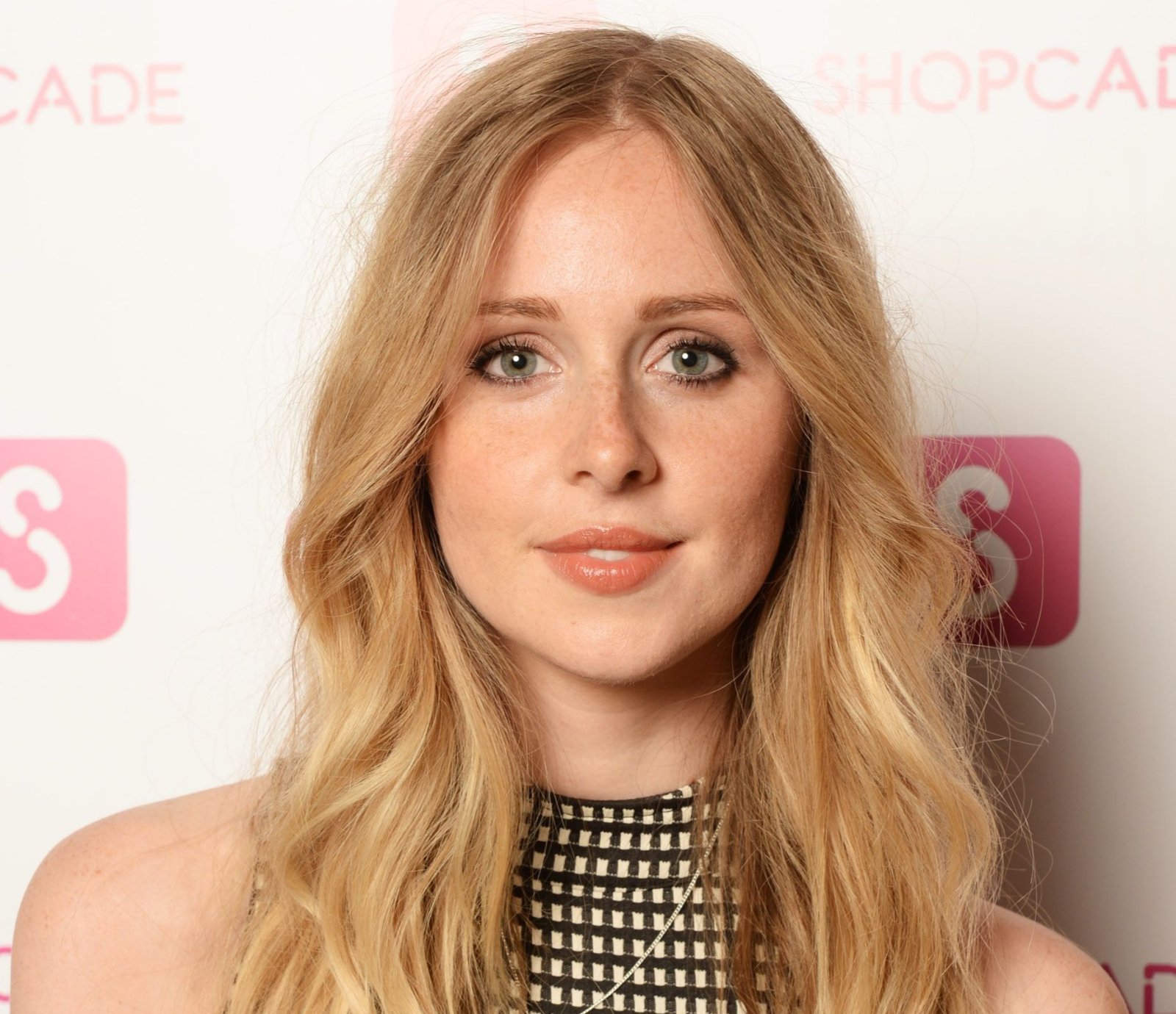 Diana Vickers' 'Sunday Brunch' Performance Sparks Viewer Complaints