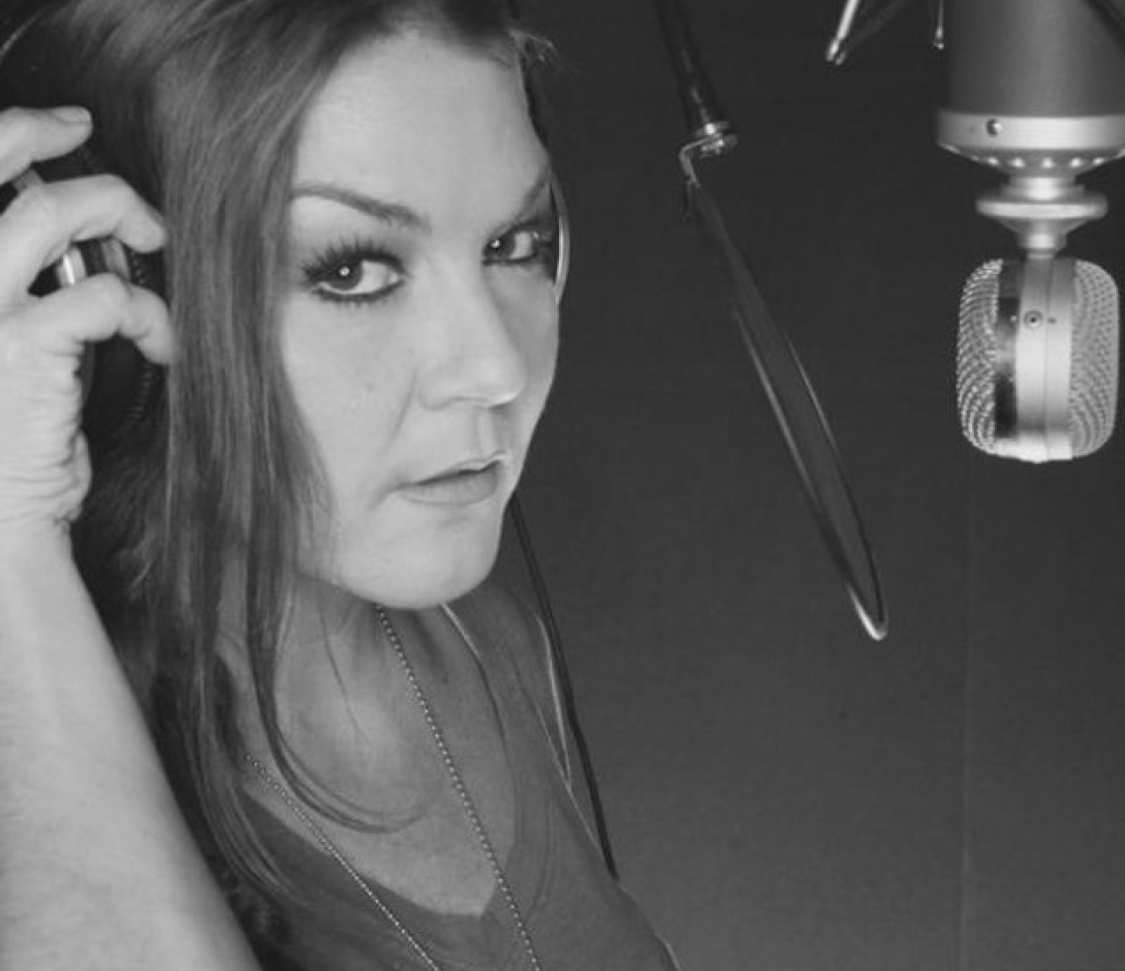 Gretchen Wilson Returns to Spotlight as Tour Manager on CBS's 'The Road'